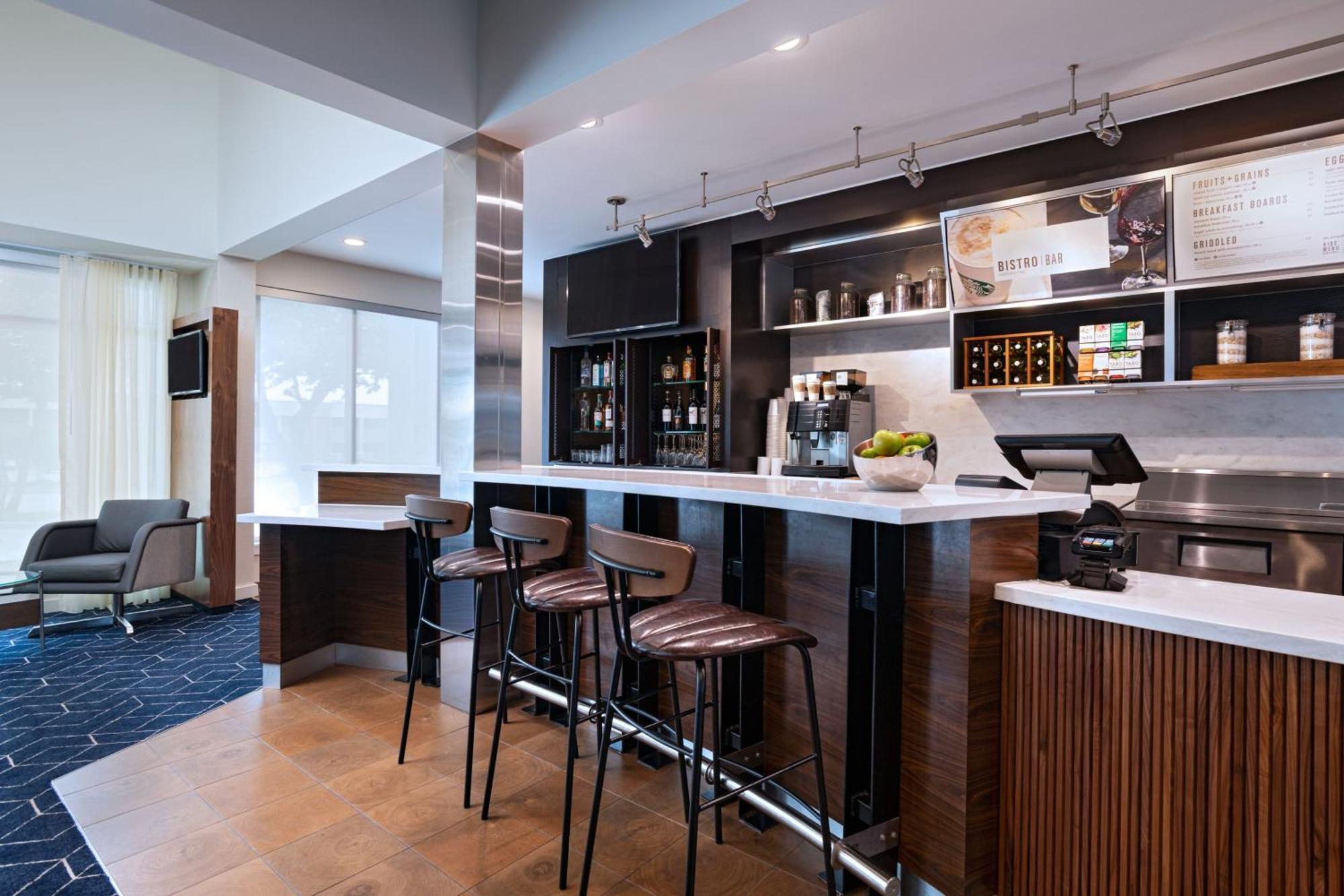 Courtyard By Marriott Dallas Richardson At Spring Valley Екстер'єр фото