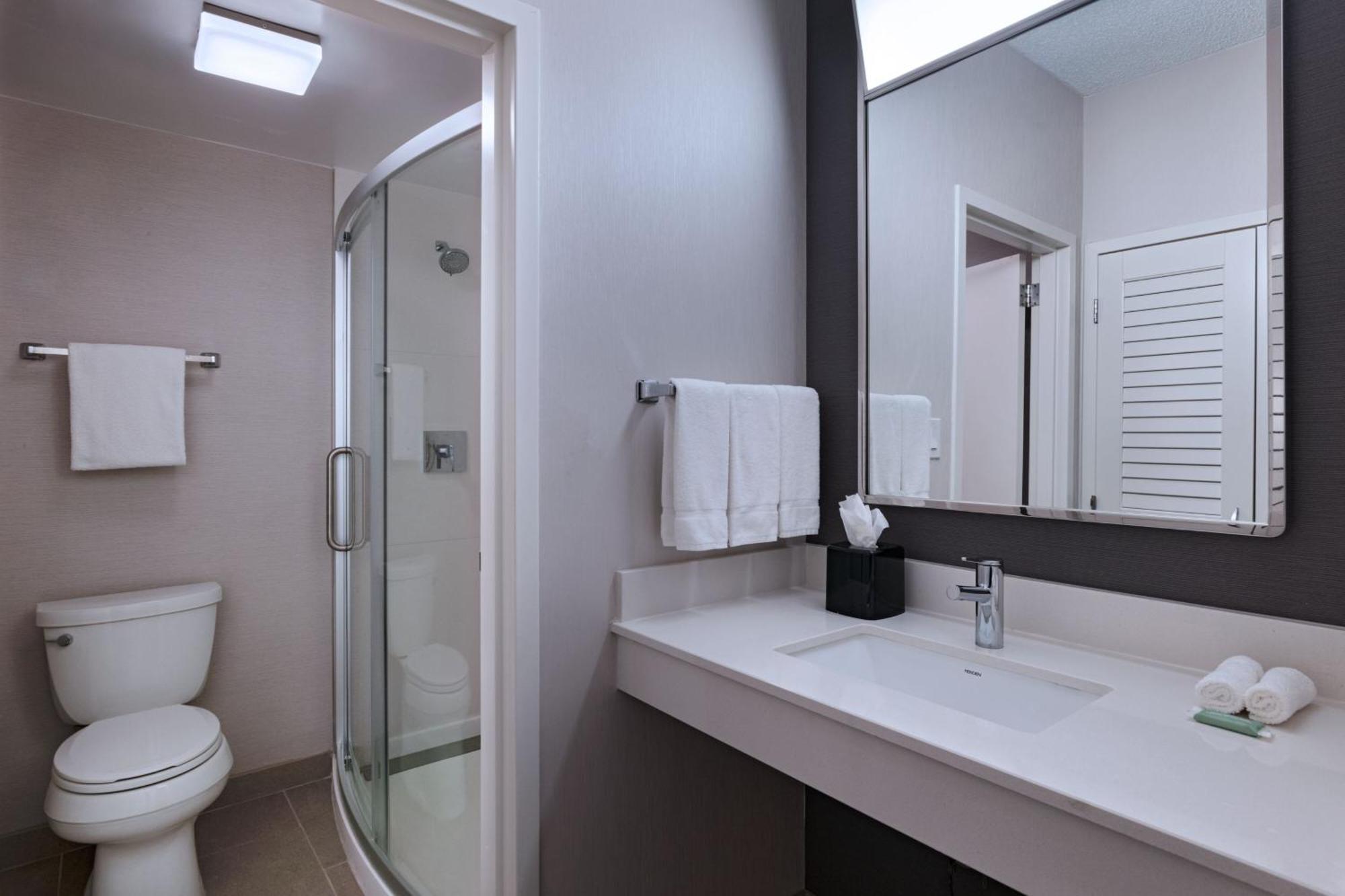Courtyard By Marriott Dallas Richardson At Spring Valley Екстер'єр фото