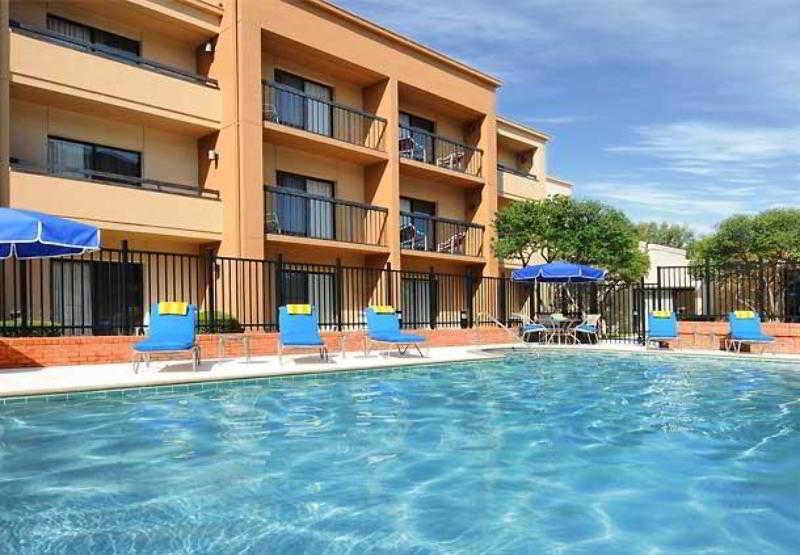 Courtyard By Marriott Dallas Richardson At Spring Valley Екстер'єр фото